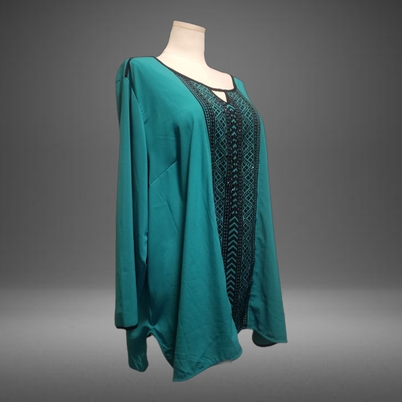 ❥Very Ritzy Catherine's teal top with striking black geometric pattern accents - Picture 5 of 6